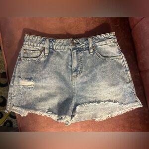 Alice + Olivia denim shorts size 27 (fits more like a size 26.)
